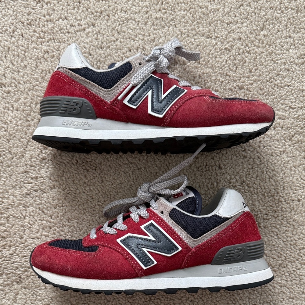 New Balance 574 Boys Size 4 Athletic Shoes